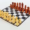 Шахматные фигуры деревянные с полотном для игрAHM (дерево, h пешки-2,6см)