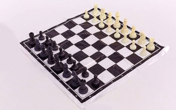 Шахматные фигуры пластиковые с полотном для игр (пластик, h пешки-2,6см)