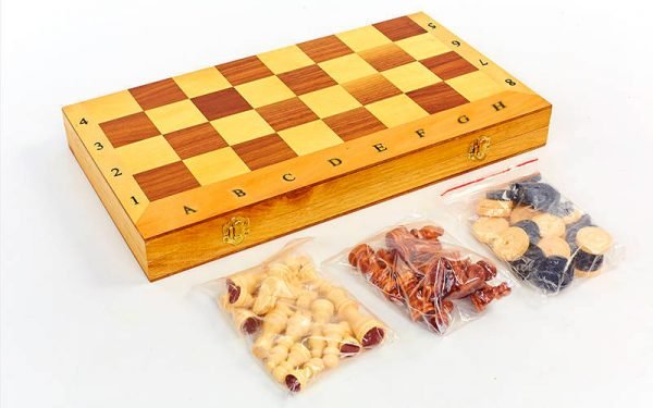 Шахматы, шашки, нарды 3 в 1 деревянные (фигуры-дерево, р-р доски 35см x 35см)