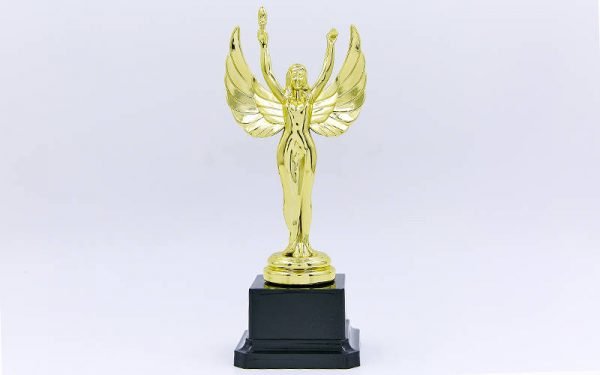 Награда (приз) спортивная НИКА (пластик, h-18cм, b-8см, золото)