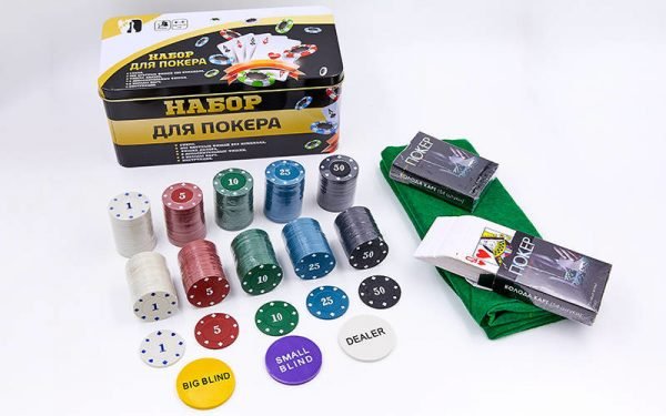 Покерный набор в картонной коробке-200 фишек (с номиналом,2 кол.карт,полотно)