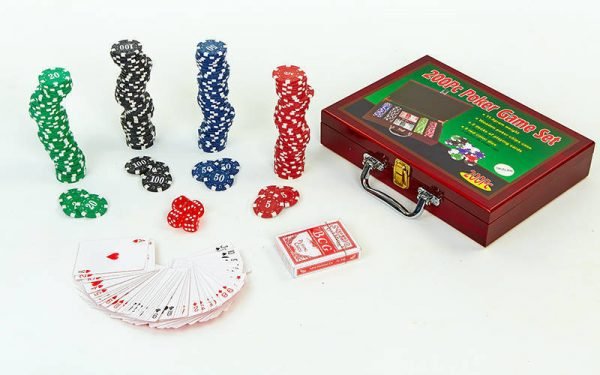 Набор для покера в деревянном кейсе на 200 фишек с номиналом (2 кол.карт,5куб)